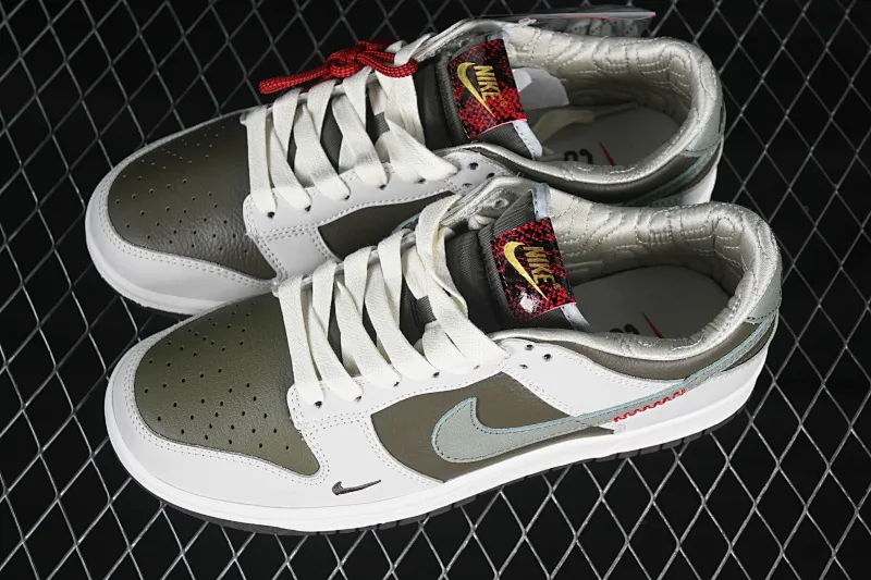 All Categories Nk SB Dunk Series Nk SB Dunk Low Low-top sneakers K version Nk SB Dunk Low "Year Of Snake" Limited to the Year of the Snake Low-top casual sneakers HV5980-231